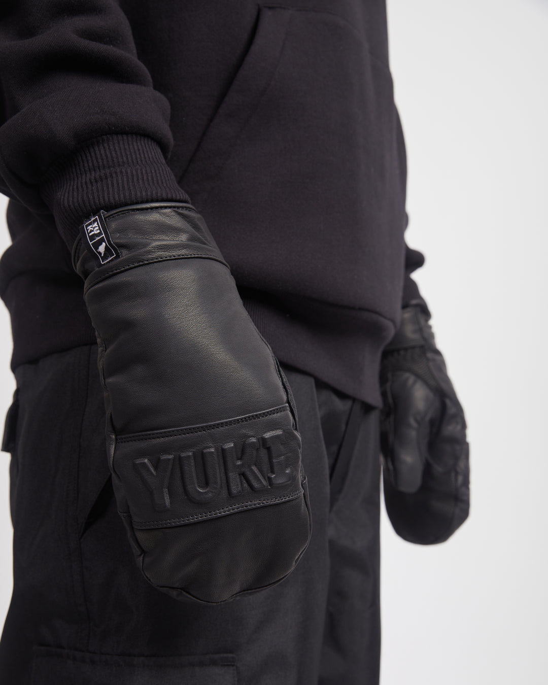 Legit Mitt Black – Yuki Threads