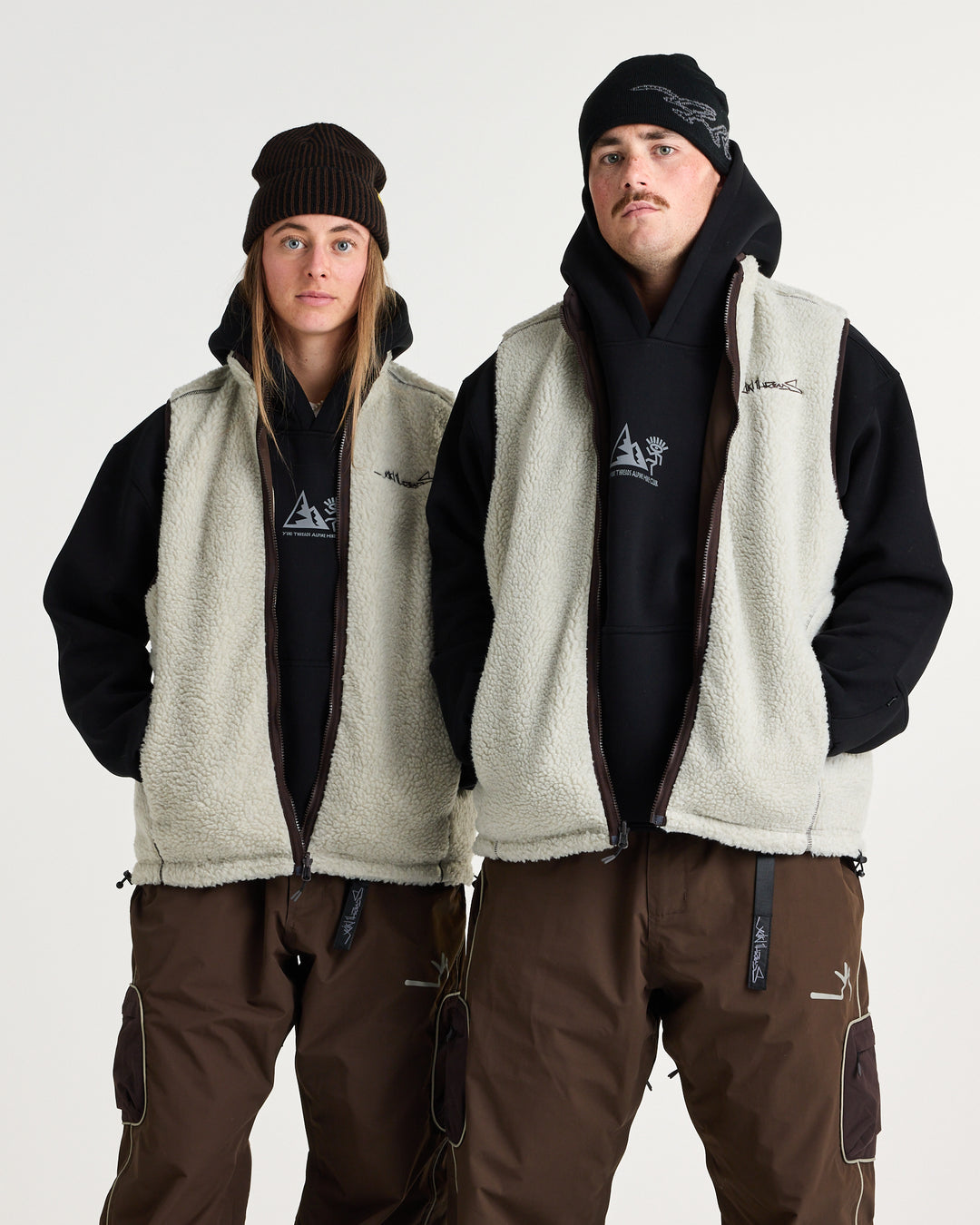 Mobbin Reversible Vest Chocolate – Yuki Threads