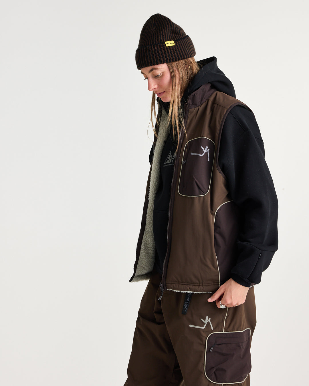 Mobbin Reversible Vest Chocolate – Yuki Threads